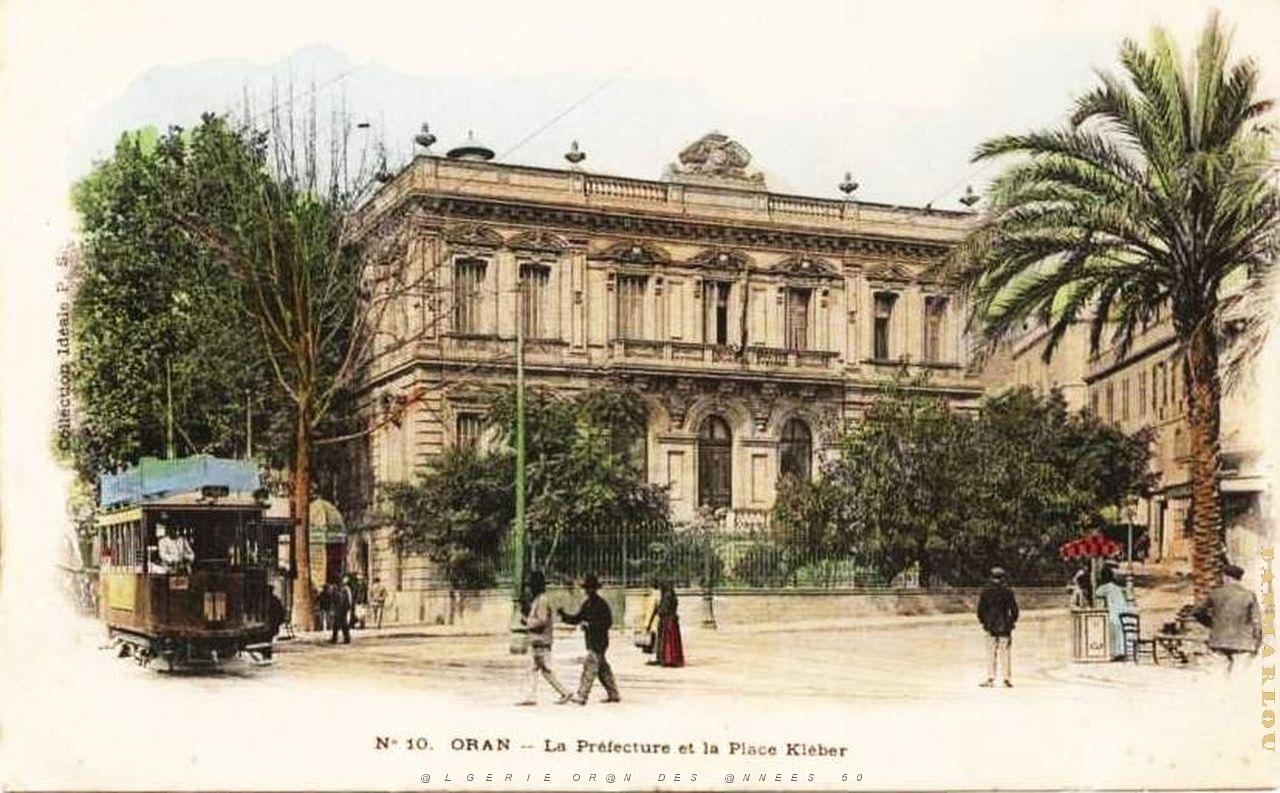 MH b- 054- Place Kleber et prefecture.jpg